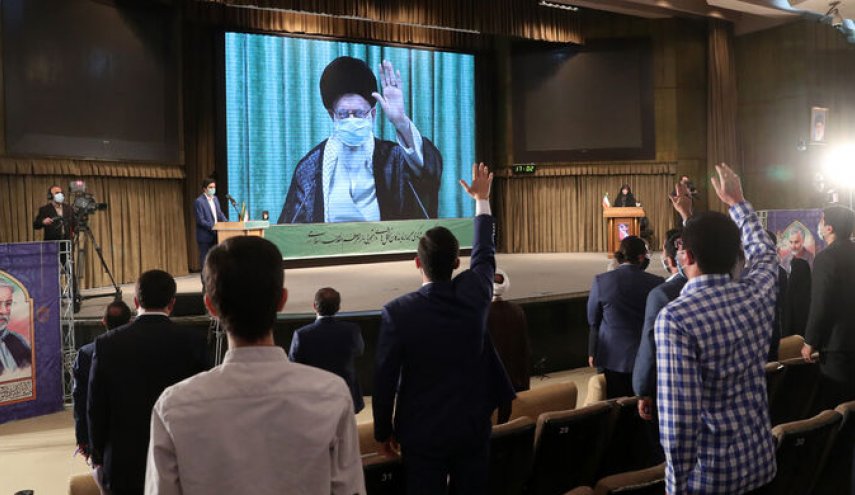 قائد الثورة : الصهاينة لا يفهمون سوى لغة القوة