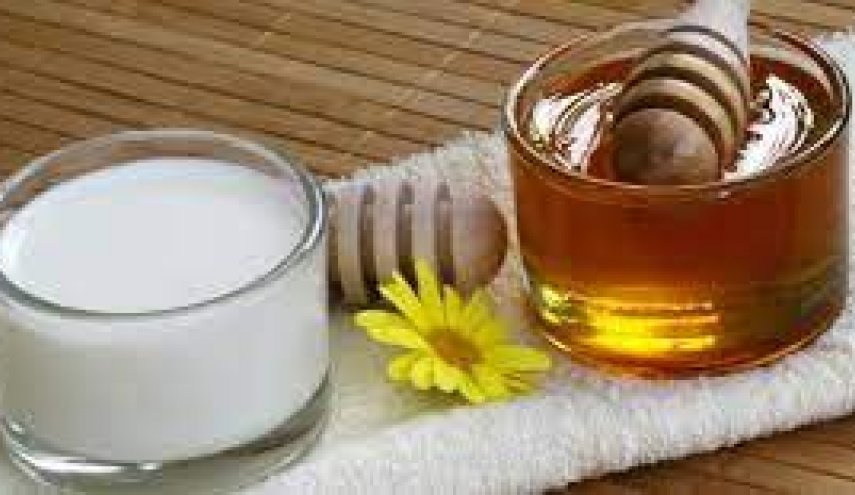 بينها العسل واللبن...أغذية تحارب البكتيريا والجراثيم بشكل طبيعي