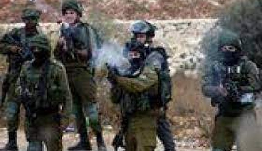  الإحتلال يطلق النار على متظاهرين في حدود لبنان
