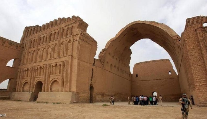 معلم تراثي في العراق على وشك السقوط ودعوة لايران للتدخل