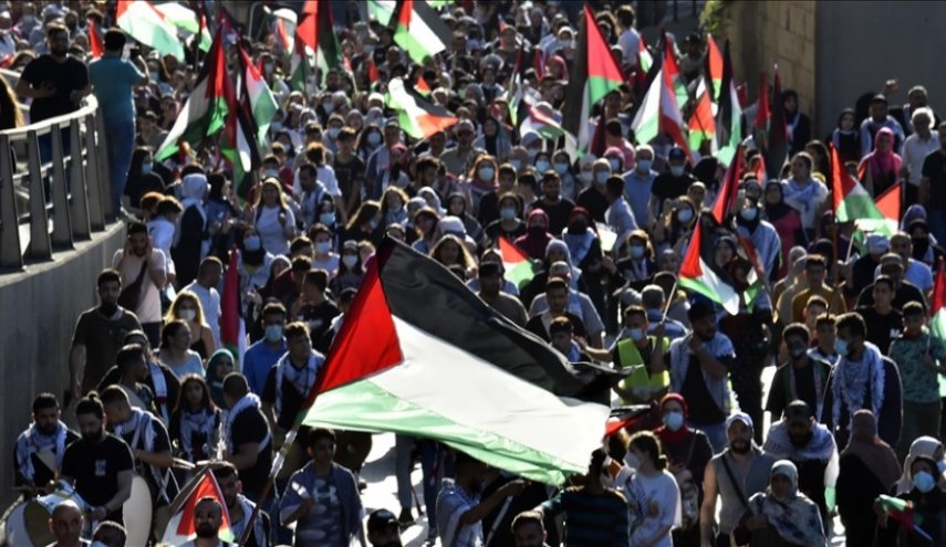 لبنان: مسيرةٌ في طرابلس جابت شوارع المدينة احتفاءً بالنصر على الصهاينة