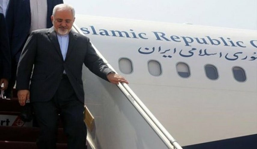 ظريف في باكو للتباحث حول توطيد العلاقات