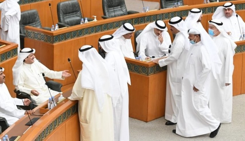 لغو جلسه پارلمان کویت به علت نشستن نمایندگان در جایگاه مخصوص وزیران