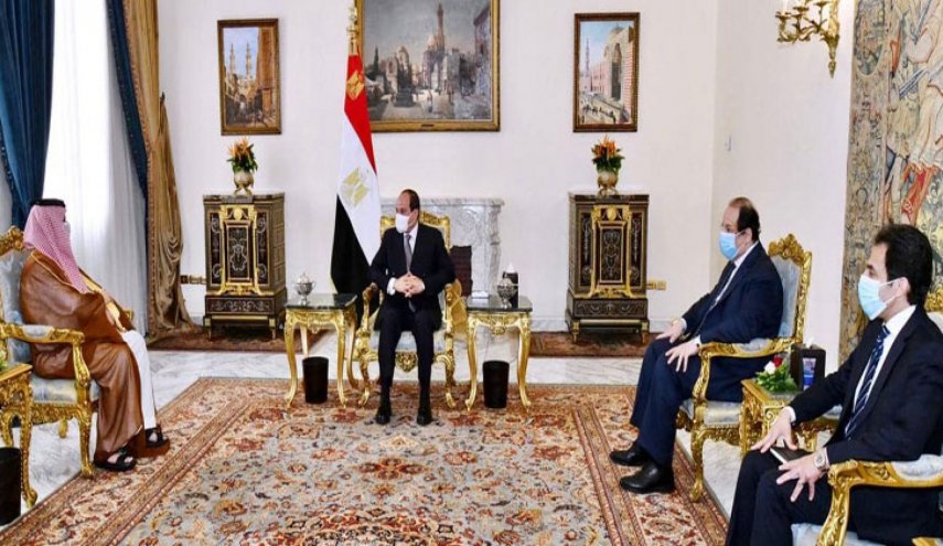 السيسي يستقبل 'تركي آل شيخ' في القاهرة 