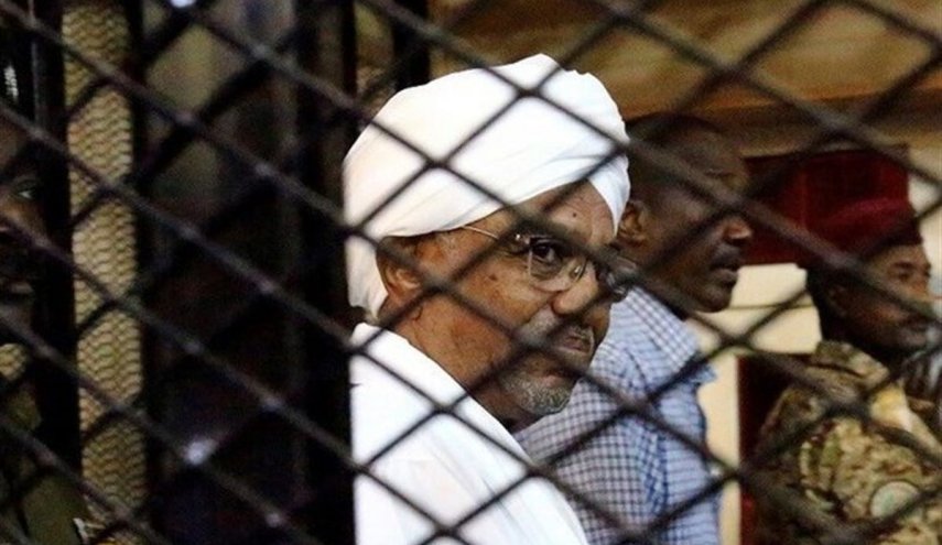 عمر البشير يعلق على احتمال تسليمه للمحكمة الجنائية 