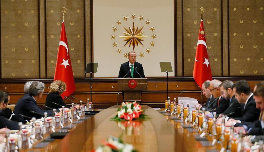 أردوغان يستنجد بمسؤولي شركات أمريكية وينتقد ادارة بايدن!