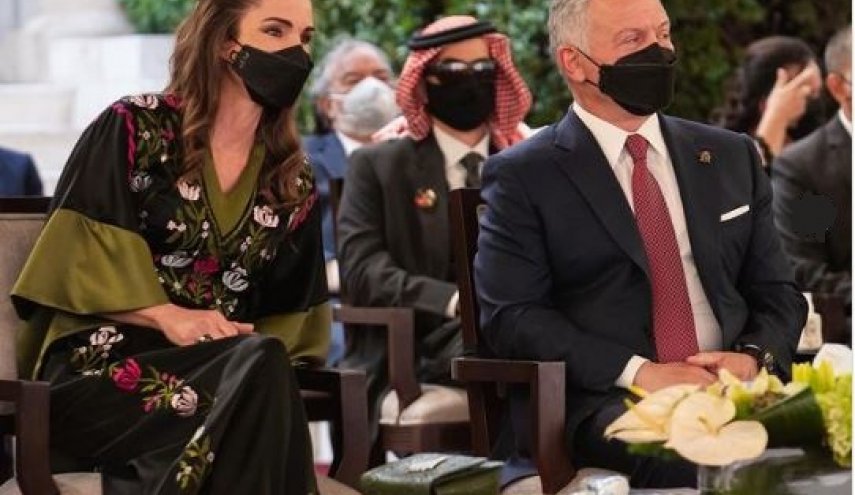الملكة رانيا تثير ضجة في يوم استقلال الاردن!