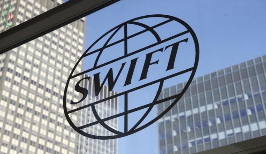 موسكو تستعد لاحتمال فصلها عن النظام الدولي المالي ’SWIFT’
