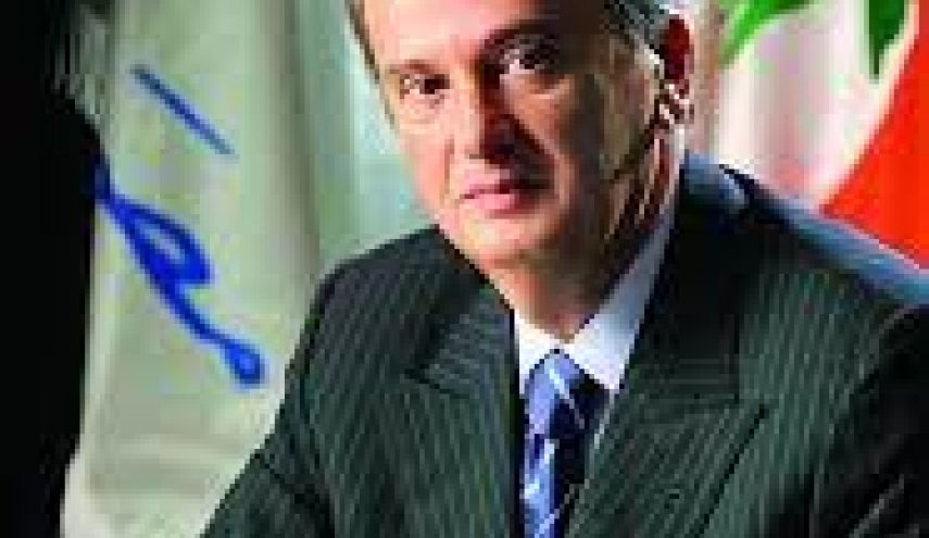 صحيفة لبنانية: حزازير الحاكم.. إسقاط لبنان على توقيت الخارج!