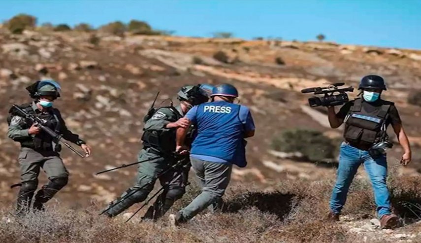 
500 صحفي أمريكي يطالبون بكشف حقائق القمع الإسرائيلي للفلسطينيين
