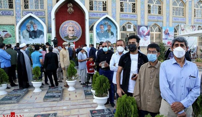 تمديد الانتخابات في عموم ايران حتى الساعة الثانیة عشرة لیلا بتوقيت البلاد