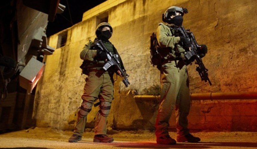 قوات الاحتلال تداهم منزل قيادي حمساوي في طولكرم