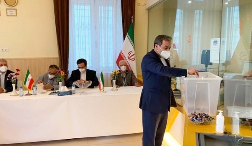 عراقجي: الحضور المكثف للشعب في الانتخابات سيعزز قدرة الوفد المفاوض