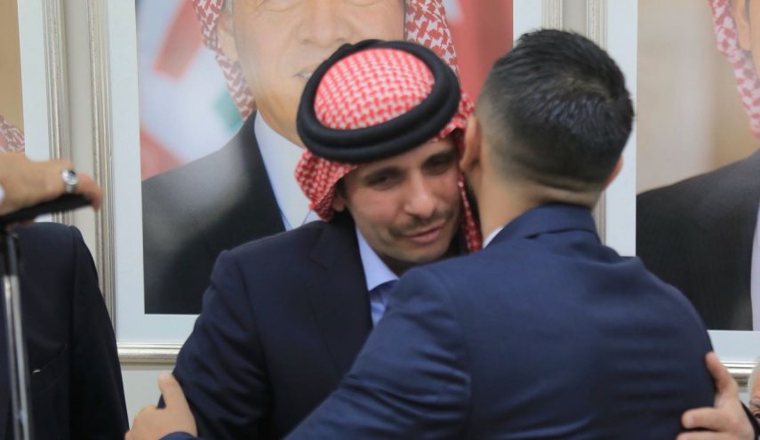 تسريبات بالجملة لأحاديث مسجلة بين 'حمزة والشريف' تفاجيء الرأي العام الأردني