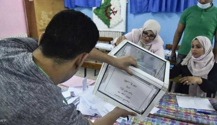 الأحزاب الفائزة في انتخابات الجزائر تستعد لتشكيل الحكومة