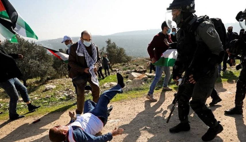الاحتلال يقمع تظاهرات فلسطينية بالضفة ضد مسيرات أعلام مرتقبة