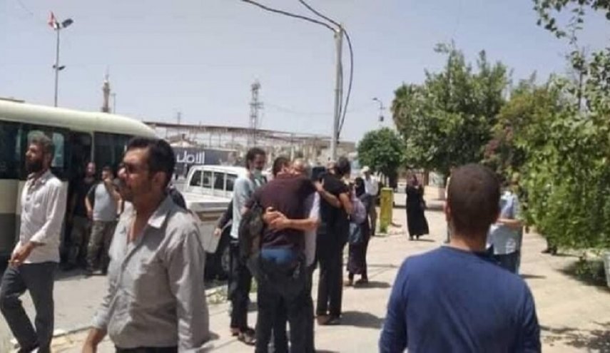 سوريا.. الإفراج عن دفعة ثانية من معتقلي دوما بريف دمشق