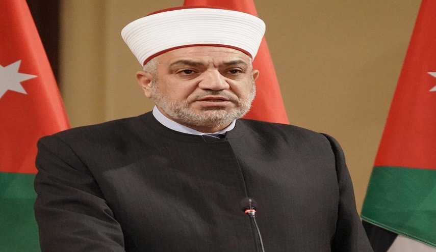 دفاع وزير أوقاف الأردن عن خطبة الجمعة لم ينه الانتقادات المتواصلة