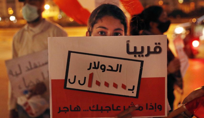 لبنان.. الأزمات تتزاحم وآخرها الخبز والدواء