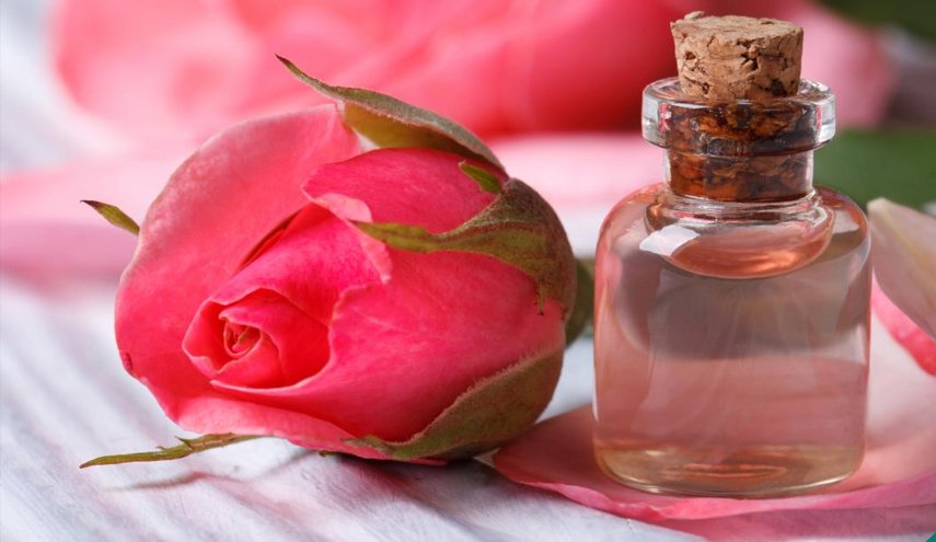 ماء الورد وفوائده المذهلة
