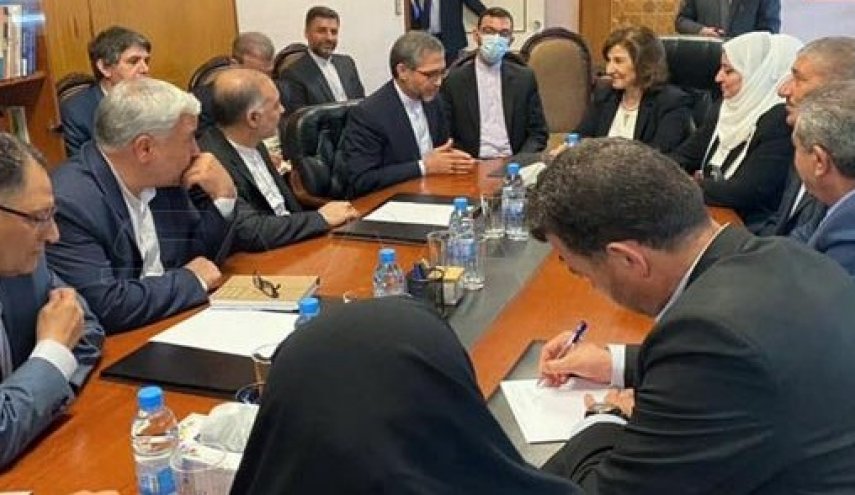 شعبان تلتقي بوفد من البرلمان الإيراني