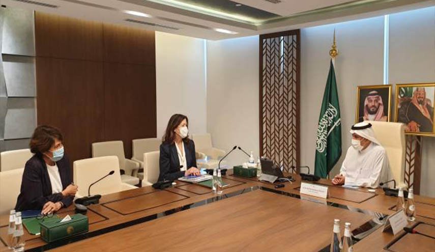 لبنان.. قاطِعوا واطردوا سفراء الوصاية