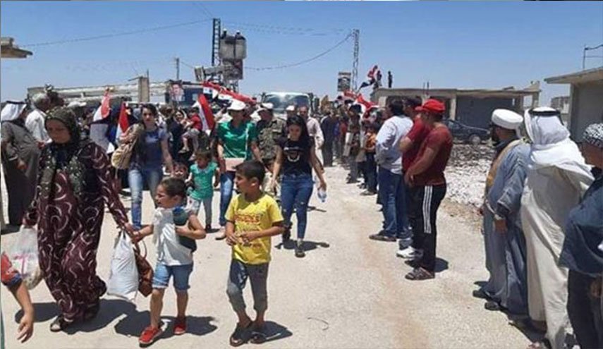 عودة أهالي قرية الزارة السورية إلى منازلهم بريف حماة 