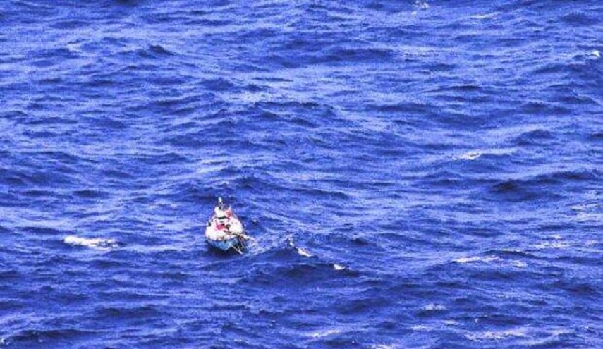 مقتل 15 شخصا بعد غرق 18 قاربا وسط أمواج عالية في إندونيسيا
