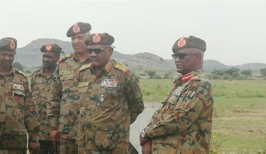 وفد عسكري سوداني يتفقد المناطق التي استعادها الجيش من إثيوبيا
