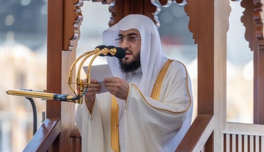 لماذا تجاهل خطيب عرفة بندر بليلة الحديث عن تدنيس المسجد الأقصى؟!