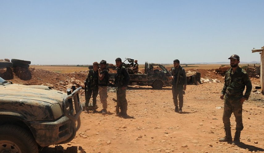 الجماعات المسلحة تستهدف المدنيين في حماة بـ24 قذيفة
