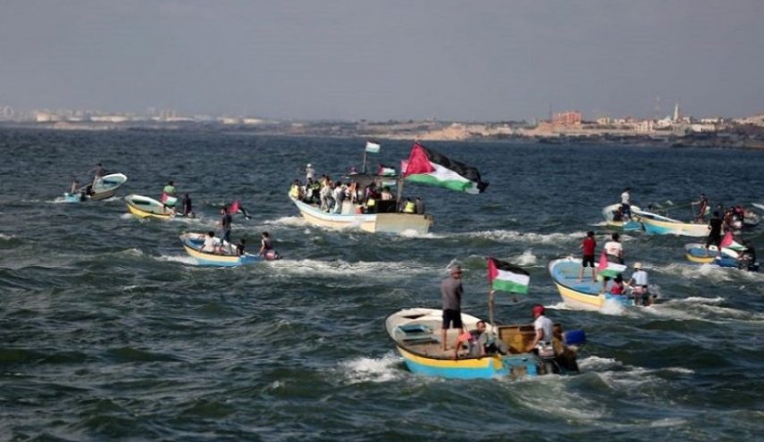 بحرية الاحتلال تستهدف الصيادين شمال قطاع غزة