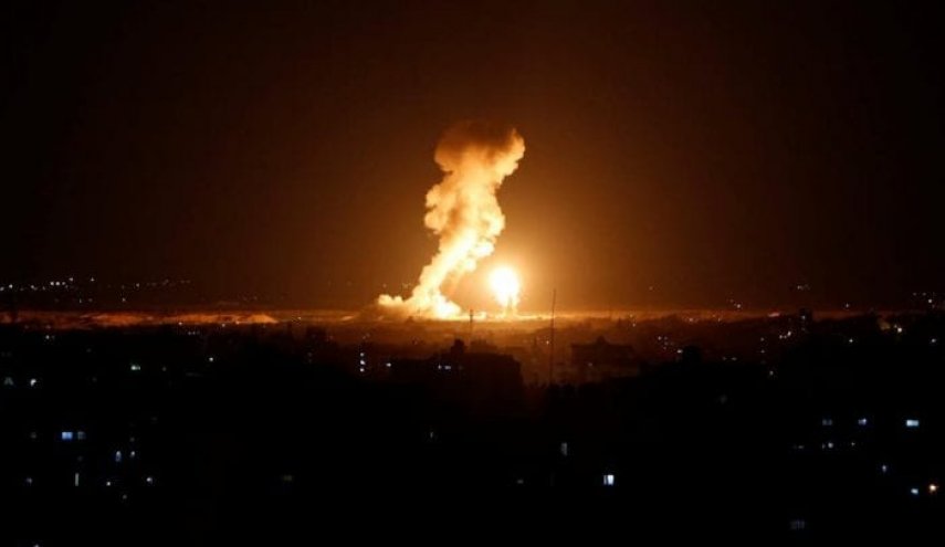 الاحتلال يقصف موقعا للمقاومة ومزارع في غزة
