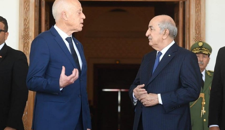 قيس سعيد و تبون يناقشان مستجدات الأوضاع في تونس هاتفيا