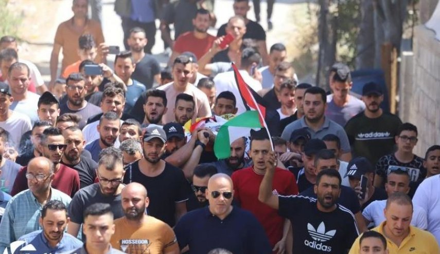 اصابات بمواجهات عقب تشييع جثمان الشهيد الطفل العلامي بينهم إصابة حرجة