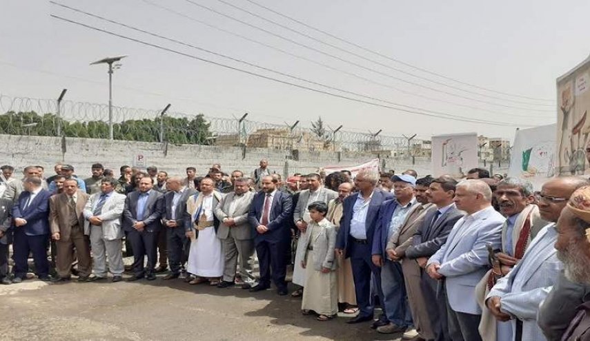 احتجاز سفن الوقود يسبب كارثة بيئية وصحية للشعب اليمني 