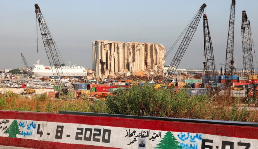 اللبنانيون يحيون الذكرى الأولى لانفجار المرفأ