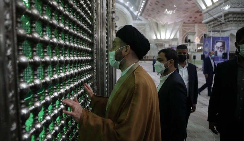 الحكيم يزور مرقد الامام الخميني (قد) لحظة وصوله طهران للمشاكرة بمراسم تنصيب رئيسي