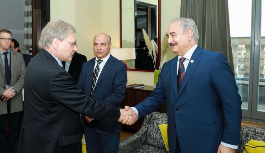 السفير الأميركي في ليبيا يلتقي بحفتر