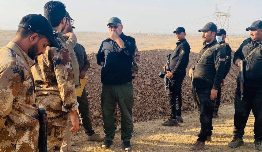 بالصور الحشد الشعبي والجيش العراقي يستطلعان تأمين أبراج نقل الطاقة في نينوى