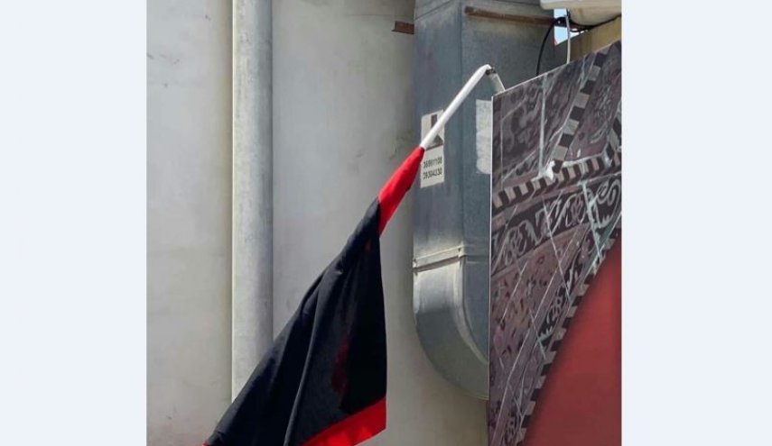 بالصور.. النظام الخليفي يعتدي على المظاهر العاشورائية