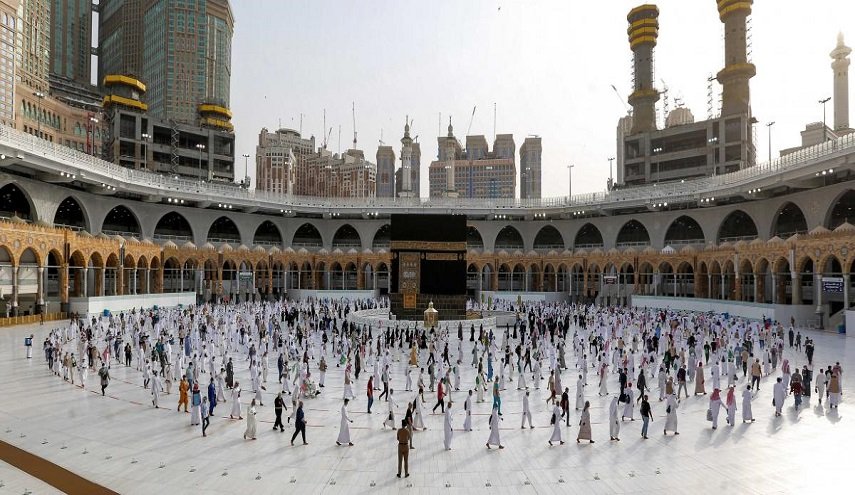 السعودية تقرر زيادة معتمري الخارج إلى 120 ألفاً يومياً