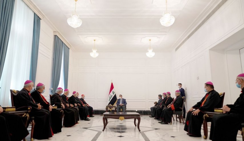 الكاظمي يدعو المهاجرين المسيحيين للعودة إلى العراق