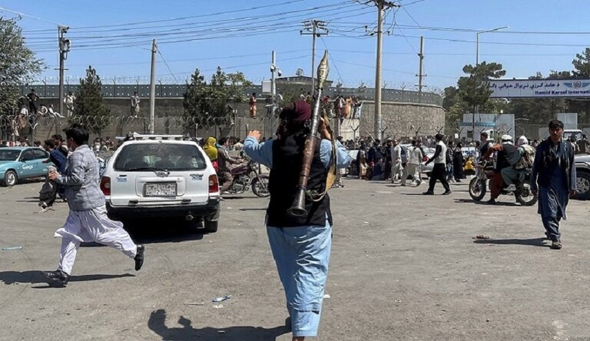  أنباء عن إصابة جندي أمريكي في مطار كابل
