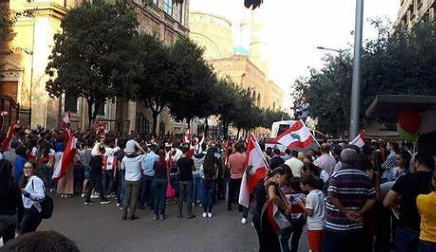 لبنان: طوابير أمام محطات البنزين و نقص في المحروقات تهدد كل القطاعات