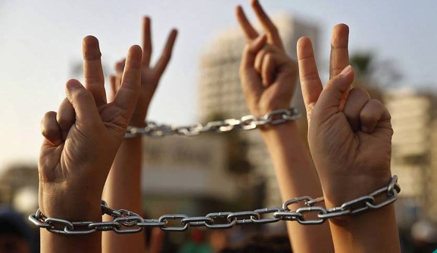 9 أسرى يواصلون إضرابهم المفتوح عن الطعام رفضا لاعتقالهم الإداري