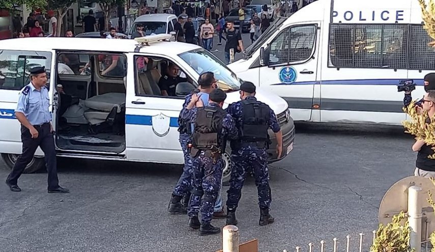 لليوم الثاني.. أمن السلطة يمنع تظاهرة ويعتقل نشطاء في رام الله