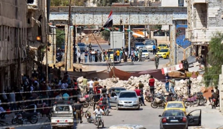 الجماعات الإرهابية تعتدي بالقذائف على منازل المدنيين بدرعا
