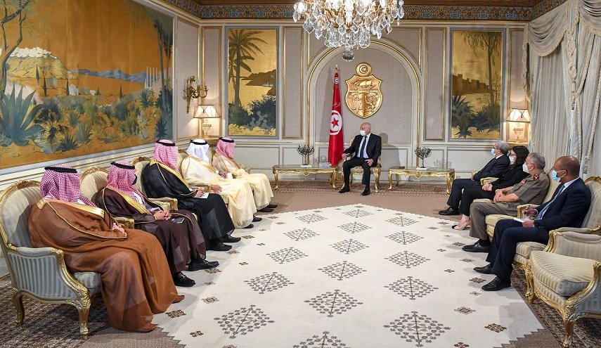 وفد سعودي رفيع يلتقي الرئيس التونسي

