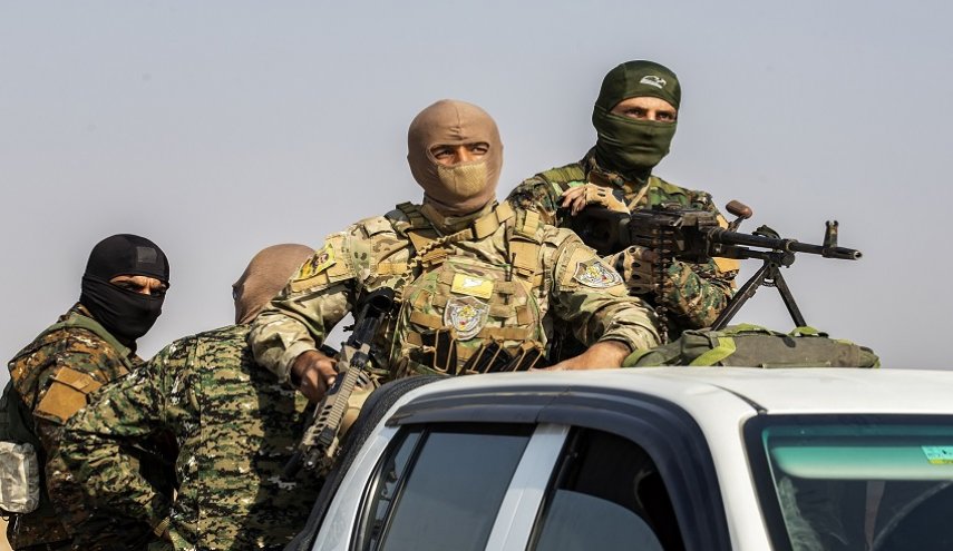 عناصر ’قسد’ تستهدف منزلا بقنبلة وتخطف 4 أشخاص بريف دير الزور
